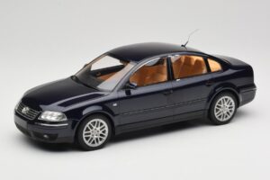 Volkswagen Passat W8 B5.5 Indigo Blue DNA 1:18 DNA000029 Metalli