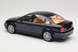 Volkswagen Passat W8 B5.5 Indigo Blue DNA 1:18 DNA000029 Metalli — kuva 5 / 6