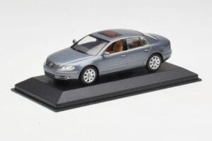 Volkswagen Phaeton 3D Harmaa Minichamps 1:43 3D0099300GPR7Q Metalli — kuva 2 / 4