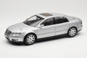 Volkswagen Phaeton D1 Silver Metallic AUTOart 1:18 79742 Metalli