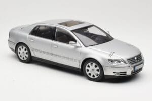 Volkswagen Phaeton D1 Silver Metallic AUTOart 1:18 79742 Metalli — kuva 6 / 8