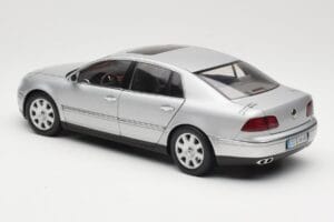 Volkswagen Phaeton D1 Silver Metallic AUTOart 1:18 79742 Metalli — kuva 7 / 8
