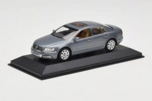Volkswagen Phaeton Light Blue Metallic Minichamps 1:43 VW002 Metalli — kuva 2 / 4