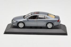 Volkswagen Phaeton Light Blue Metallic Minichamps 1:43 VW002 Metalli