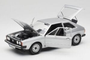 Volkswagen Scirocco GT Mk1 Silver Metallic Revell 1:18 08833 Metalli — kuva 2 / 8