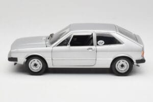 Volkswagen Scirocco GT Mk1 Silver Metallic Revell 1:18 08833 Metalli — kuva 4 / 8
