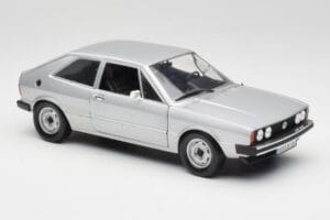 Volkswagen Scirocco GT Mk1 Silver Metallic Revell 1:18 08833 Metalli — kuva 6 / 8
