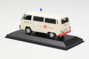 Volkswagen T2 Ambulance Malteser Hilfsdienst Minichamps 1:43 400053092 Metalli — kuva 3 / 4