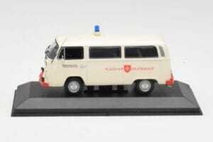 Volkswagen T2 Ambulance Malteser Hilfsdienst Minichamps 1:43 400053092 Metalli