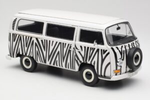 Volkswagen T2a Bus Safari Schuco 1:18 00191 Metalli — kuva 6 / 8