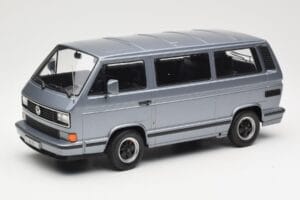 Volkswagen T3 Porsche B32 Minibus Sininen KK-Scale 1:18 KKDC180221 Metalli