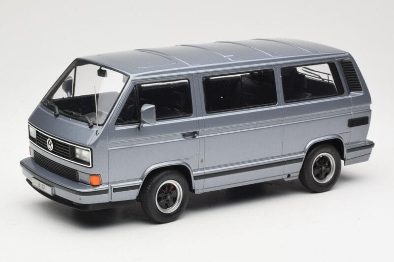 Volkswagen T3 Porsche B32 Minibus Sininen KK-Scale 1:18 KKDC180221 Metalli