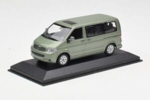 Volkswagen T5 Bus Fresco Green Minichamps 1:43 T5001-B Metalli — kuva 2 / 4