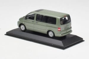 Volkswagen T5 Bus Fresco Green Minichamps 1:43 T5001-B Metalli — kuva 3 / 4