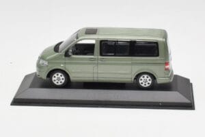 Volkswagen T5 Bus Fresco Green Minichamps 1:43 T5001-B Metalli