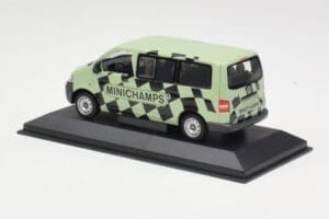 Volkswagen T5 Bus Vihreä Minichamps 1:43 T5002 Metalli — kuva 3 / 4