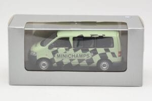 Volkswagen T5 Bus Vihreä Minichamps 1:43 T5002 Metalli — kuva 4 / 4