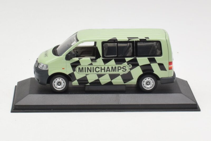 Volkswagen T5 Bus Vihreä Minichamps 1:43 T5002 Metalli