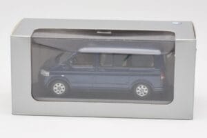 Volkswagen T5 Bus Shadow Blue Minichamps 1:43 842902102 Metalli — kuva 4 / 4