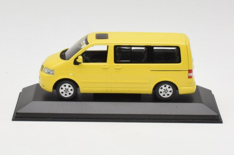 Volkswagen T5 Bus Keltainen Minichamps 1:43 842902111 Metalli