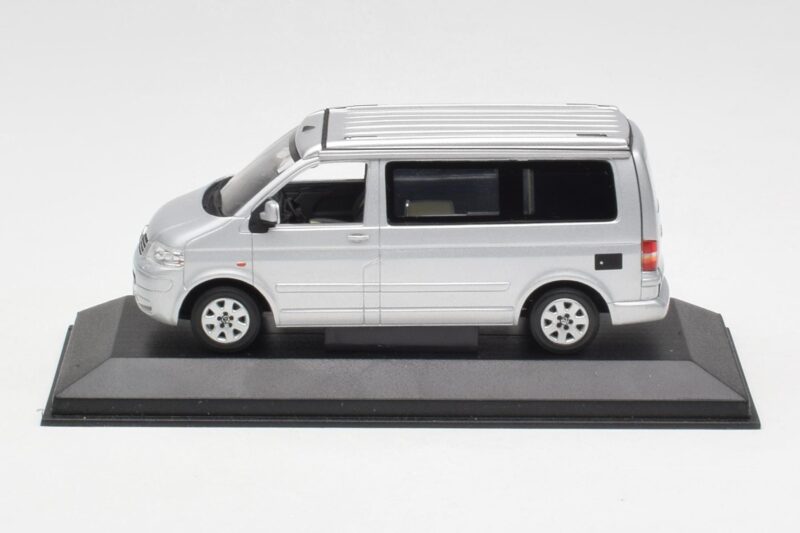 Volkswagen T5 California Hopea Minichamps 1:43 7H8099300GPA7W Metalli