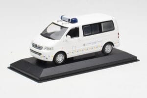 Volkswagen T5 Multivan Bundeswehr Ensihoitolääkäri Prototyyppi Minichamps 1:43 400052291-P1 Metalli — kuva 2 / 4