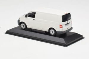 Volkswagen T5 Transporter Valkoinen Minichamps 1:43 T5002-B Metalli — kuva 3 / 4