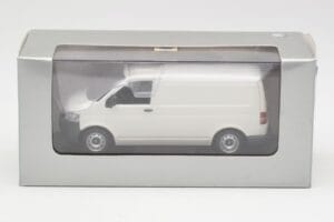 Volkswagen T5 Transporter Valkoinen Minichamps 1:43 T5002-B Metalli — kuva 4 / 4
