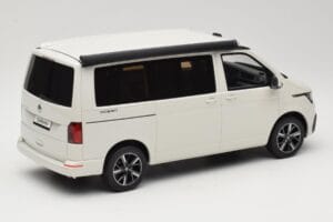 Volkswagen T6.1 California Ocean Candy White Otto 1:18 OT488 Hartsi — kuva 2 / 6