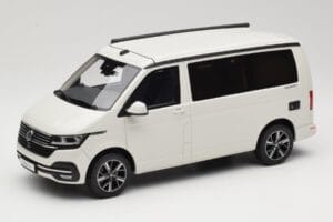 Volkswagen T6.1 California Ocean Candy White Otto 1:18 OT488 Hartsi