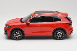 Volkswagen Tiguan eTSI R-Line Persimmon Red Metallic Otto 1:18 OT489 Hartsi — kuva 3 / 6