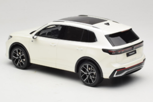 Volkswagen Tiguan R-Line Oryx White Pearl Otto 1:18 OT1219 Hartsi — kuva 5 / 6