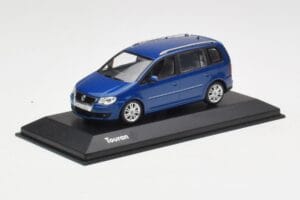 Volkswagen Touran Sininen Minichamps 1:43 TOURAN002 Metalli — kuva 2 / 4