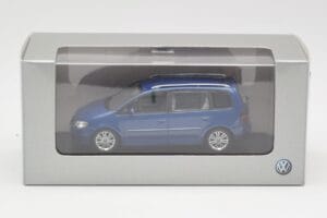Volkswagen Touran Sininen Minichamps 1:43 TOURAN002 Metalli — kuva 4 / 4