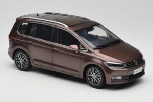Volkswagen Touran 5T Ruskea Paudi Model 1:18 ZVE000003BRA Metalli — kuva 6 / 8