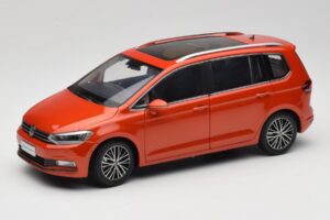 Volkswagen Touran 5T Oranssi Paudi Model 1:18 ZVE000003ORA Metalli