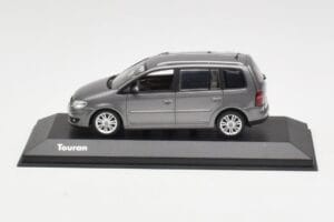Volkswagen Touran Sport Platinum Grey Minichamps 1:43 TOURAN003 Metalli