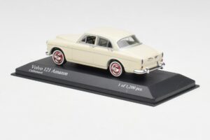 Volvo 121 Amazon Valkoinen Minichamps 1:43 430171040 Metalli — kuva 3 / 4