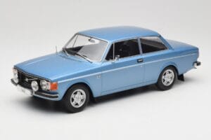 Volvo 142 Vaaleansininen MCG 1:18 MCG18444 Metalli