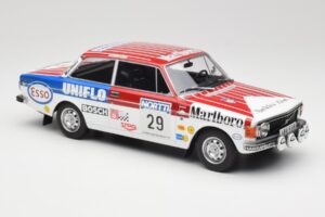 Volvo 142 #29 M. Alen / I. Kivimaki Rally 1000 Lakes 1973 MCG 1:18 MCG18528R Metalli — kuva 4 / 6
