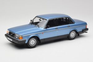 Volvo 240 GL Sininen Metallic Minichamps 1:18 155171404 Metalli