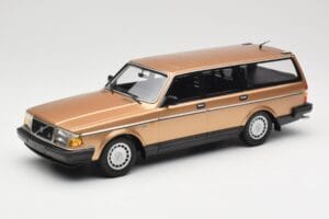 Volvo 240 GL Farmari Gold Metallic Minichamps 1:18 155171415 Metalli