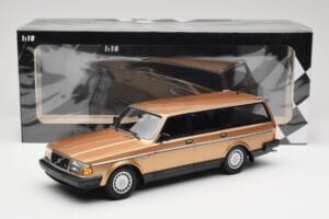 Volvo 240 GL Farmari Gold Metallic Minichamps 1:18 155171415 Metalli — kuva 6 / 6