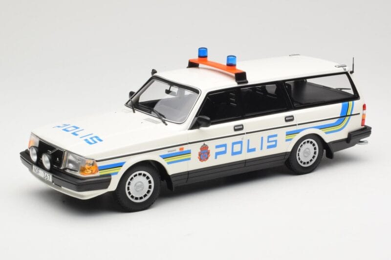 Volvo 240 GL Farmari Polis Sweden Minichamps 1:18 155171480 Metalli