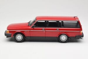 Volvo 240 GL Farmari Punainen Minichamps 1:18 155171411 Metalli — kuva 3 / 6
