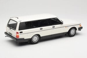 Volvo 240 GL Farmari Valkoinen Minichamps 1:18 155171412 Metalli — kuva 2 / 6