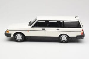 Volvo 240 GL Farmari Valkoinen Minichamps 1:18 155171412 Metalli — kuva 3 / 6