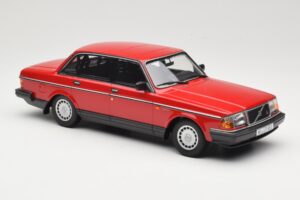 Volvo 240 GL Tummanpunainen Minichamps 1:18 166171401 Metalli — kuva 4 / 6