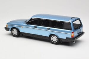 Volvo 240 GL Estate Blue Metallic Minichamps 1:18 155171414 Metalli — kuva 5 / 6