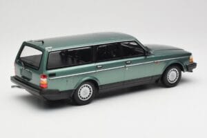Volvo 240 GL Estate Green Metallic Minichamps 1:18 155171410 Metalli — kuva 2 / 6
